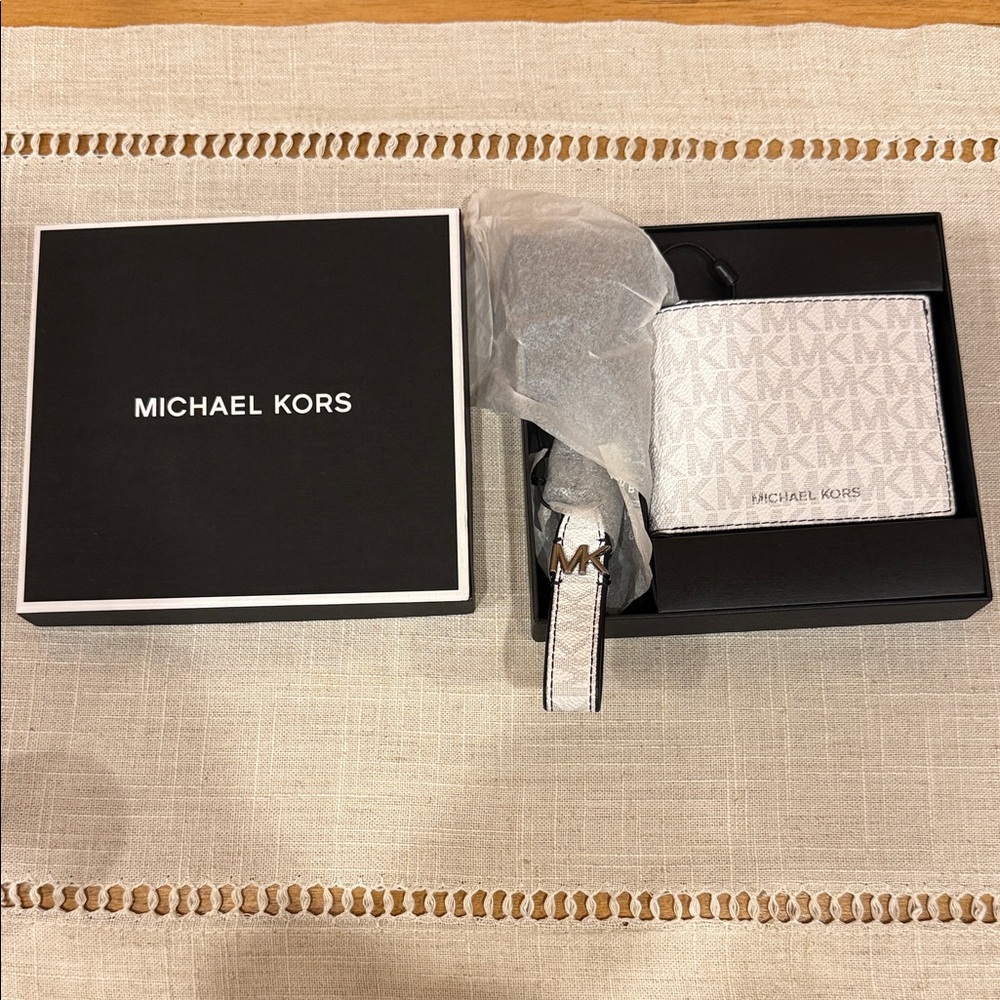 Michael Kors White Key Holder and Card Wallet Set